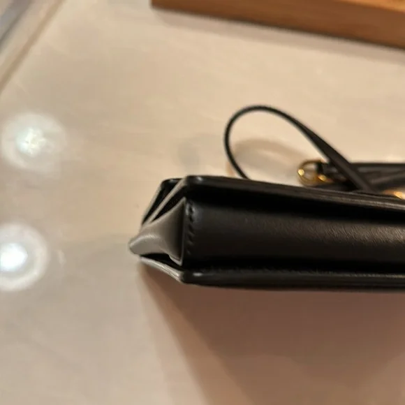 Salvatore Ferragamo bag. - Picture 4 of 9